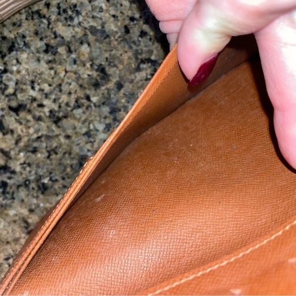 Louis Vuitton Wallet - Picture 5 of 15